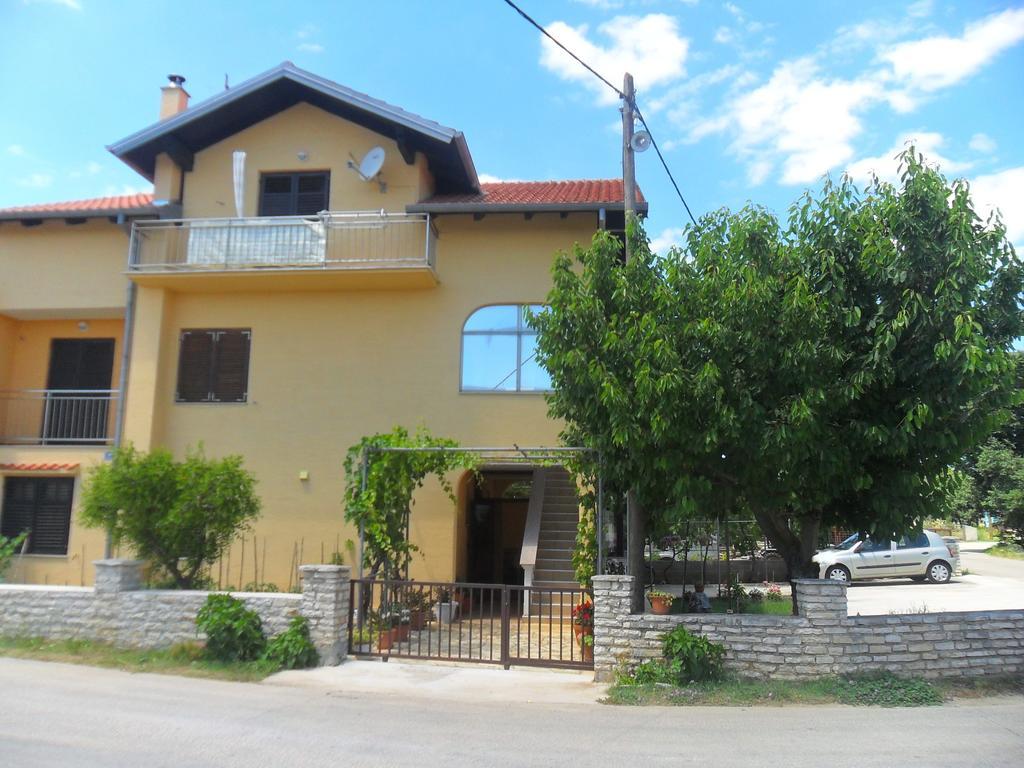 Apartments Stana Sukosan Exterior photo